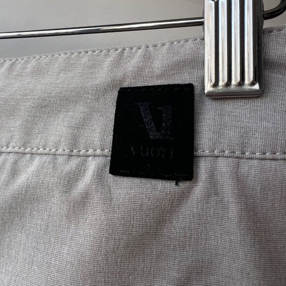 Vuori Men Aim shorts, grey/beige, Size 32 - Picture 8 of 10